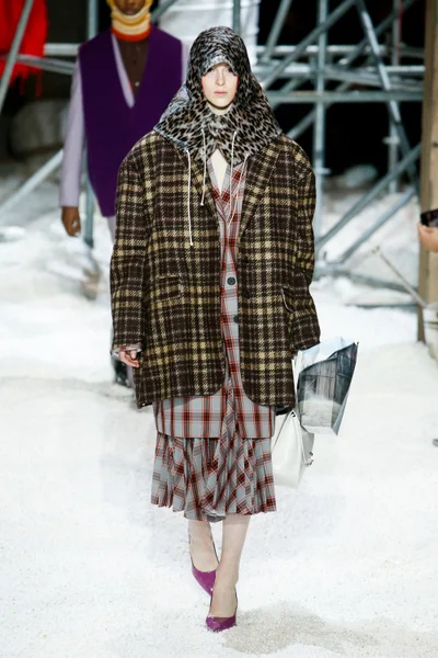 Look 54